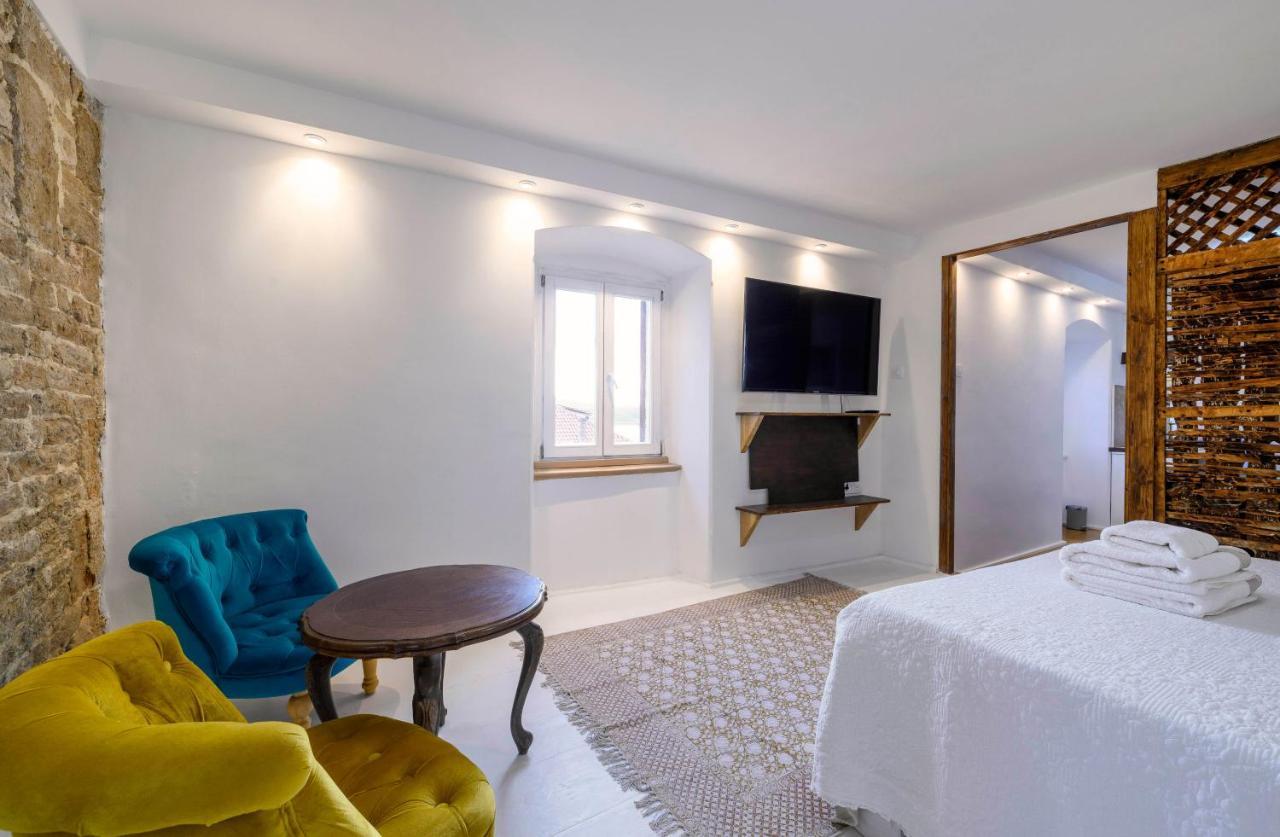 On The Rock Apartment *