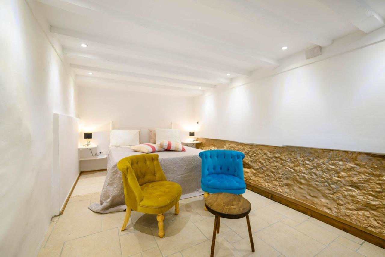On The Rock Apartment